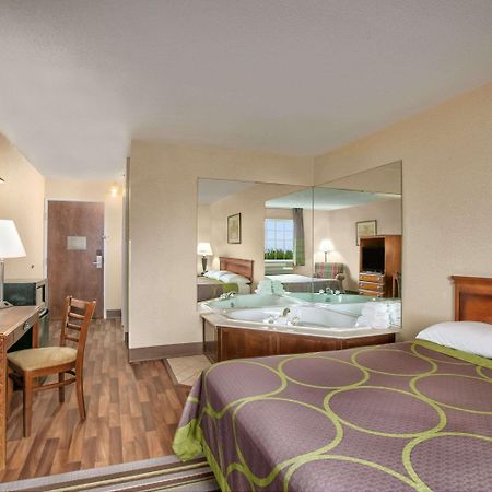 Super 8 By Wyndham Grayville Eksteriør bilde