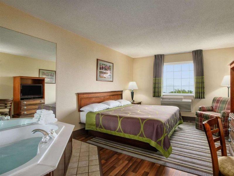 Super 8 By Wyndham Grayville Eksteriør bilde